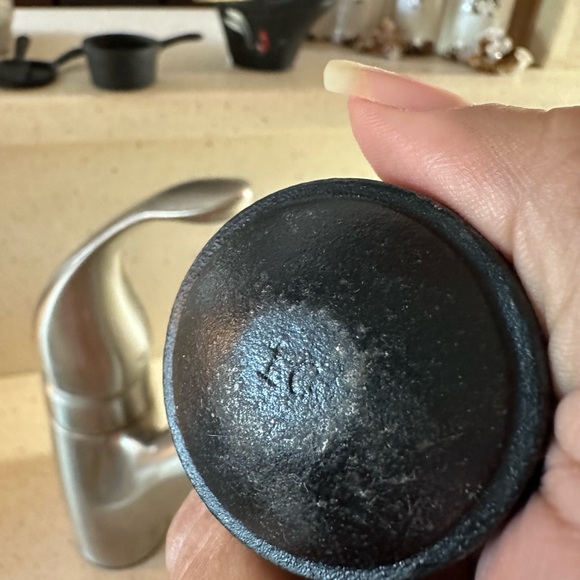 EUC VINTAGE MINIATURE CAST IRON COOKWARE 5pc SET - Picture 4 of 8